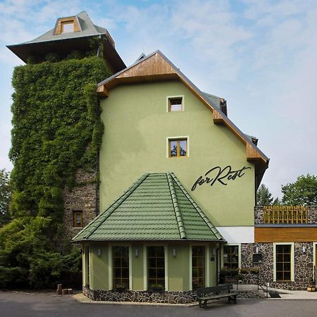 Forrest Hotel Chomutov Buitenkant foto